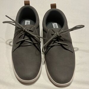 Steve Madden Boys shoes size 3